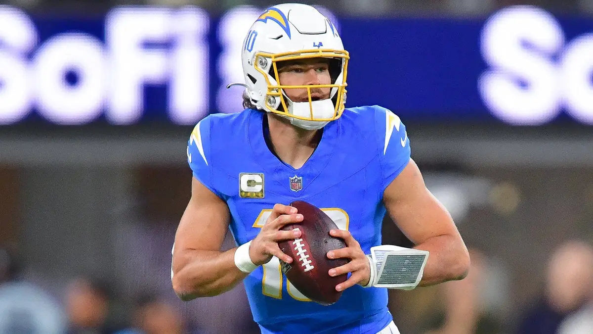 Who Plays Monday Night Football Tonight?